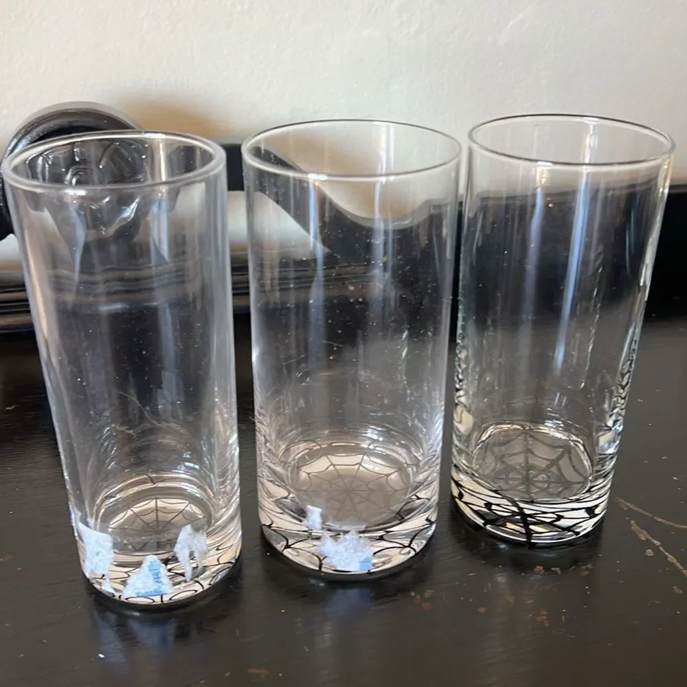 Set of 4 Pottery Barn Spider Web Tall Cocktail Glasses